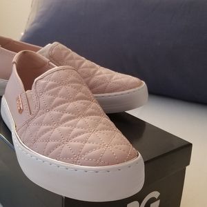 Womens slip on shoes